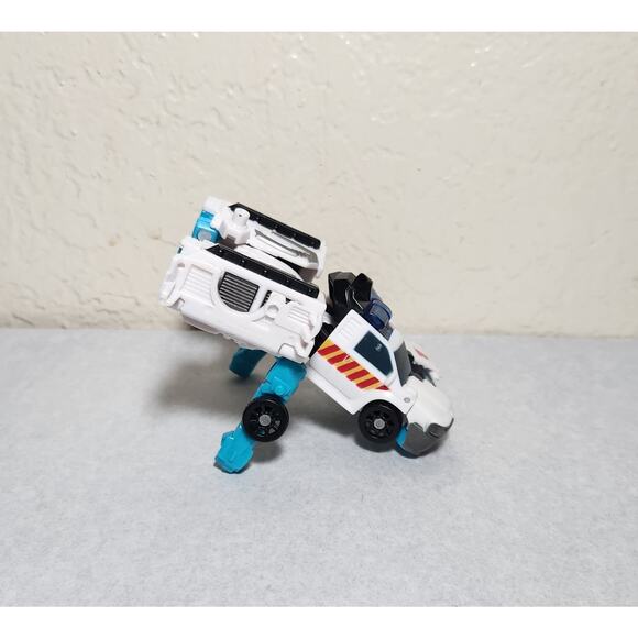 Transformers Ratchet Ambulance Car Rescue Bot Takara Hasbro Loose Pre-owned - Picture 7 of 8